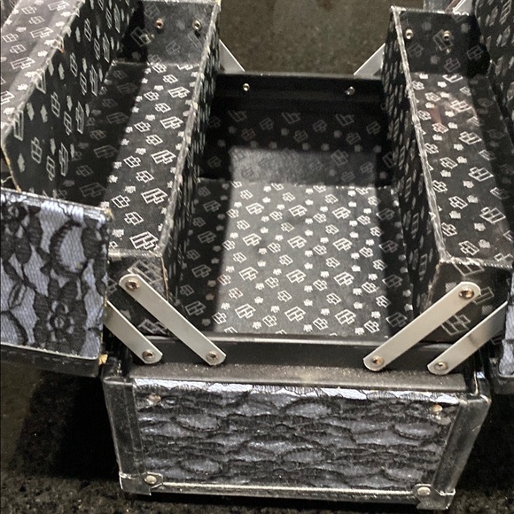 Caboodles Black Lace Makeup Case - Picture 5 of 6